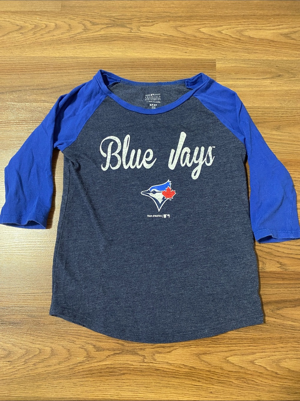 ✨8/$10. Toronto Blue Jays Kids Raglan Tee - small